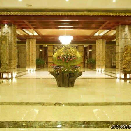 Golden Zone Hotel Jinghong Interior photo