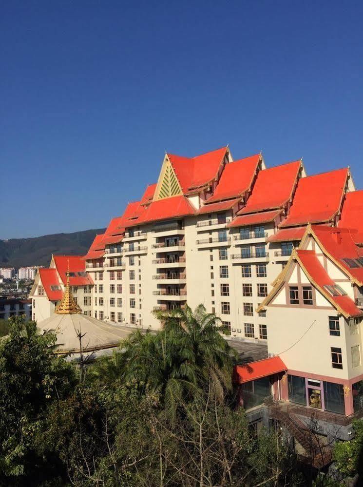 Golden Zone Hotel Jinghong Exterior photo